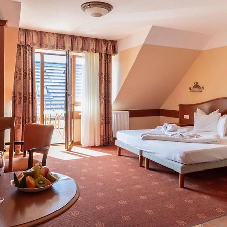 Bed and Breakfast Fonix Wellness *** 1 A Epulet à Hévíz Extérieur photo
