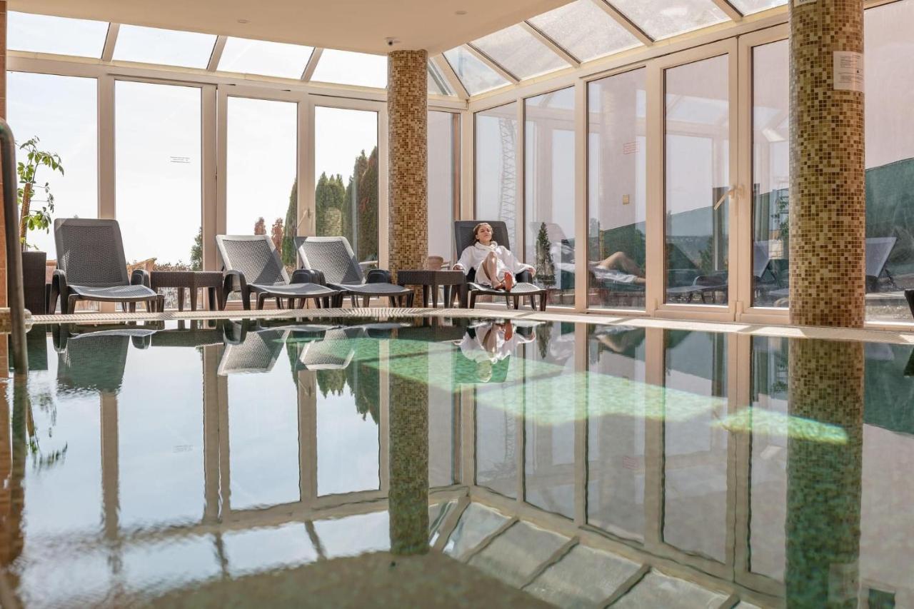 Bed and Breakfast Fonix Wellness *** 1 A Epulet à Hévíz Extérieur photo