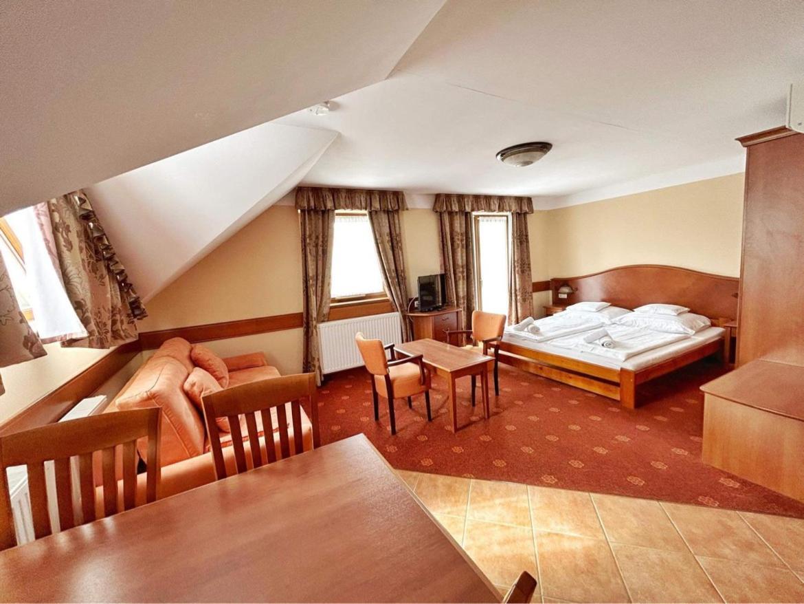 Bed and Breakfast Fonix Wellness *** 1 A Epulet à Hévíz Extérieur photo