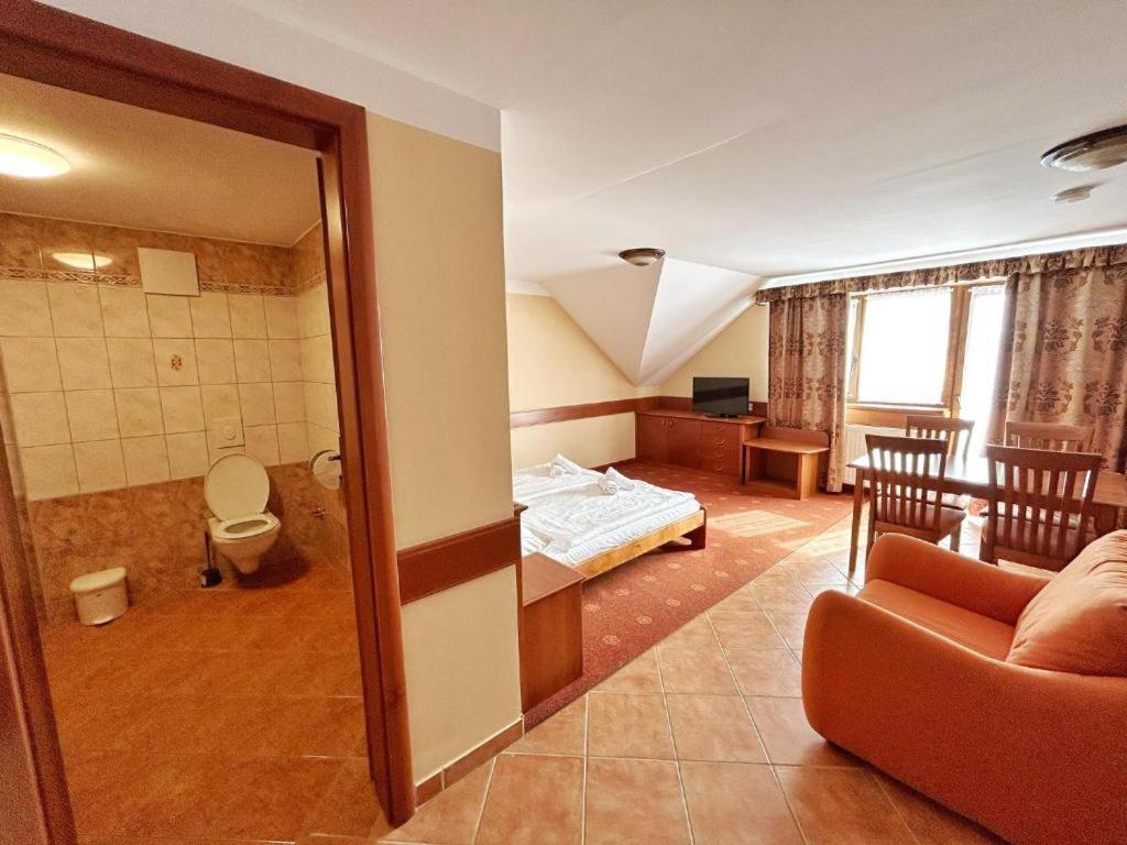 Bed and Breakfast Fonix Wellness *** 1 A Epulet à Hévíz Extérieur photo