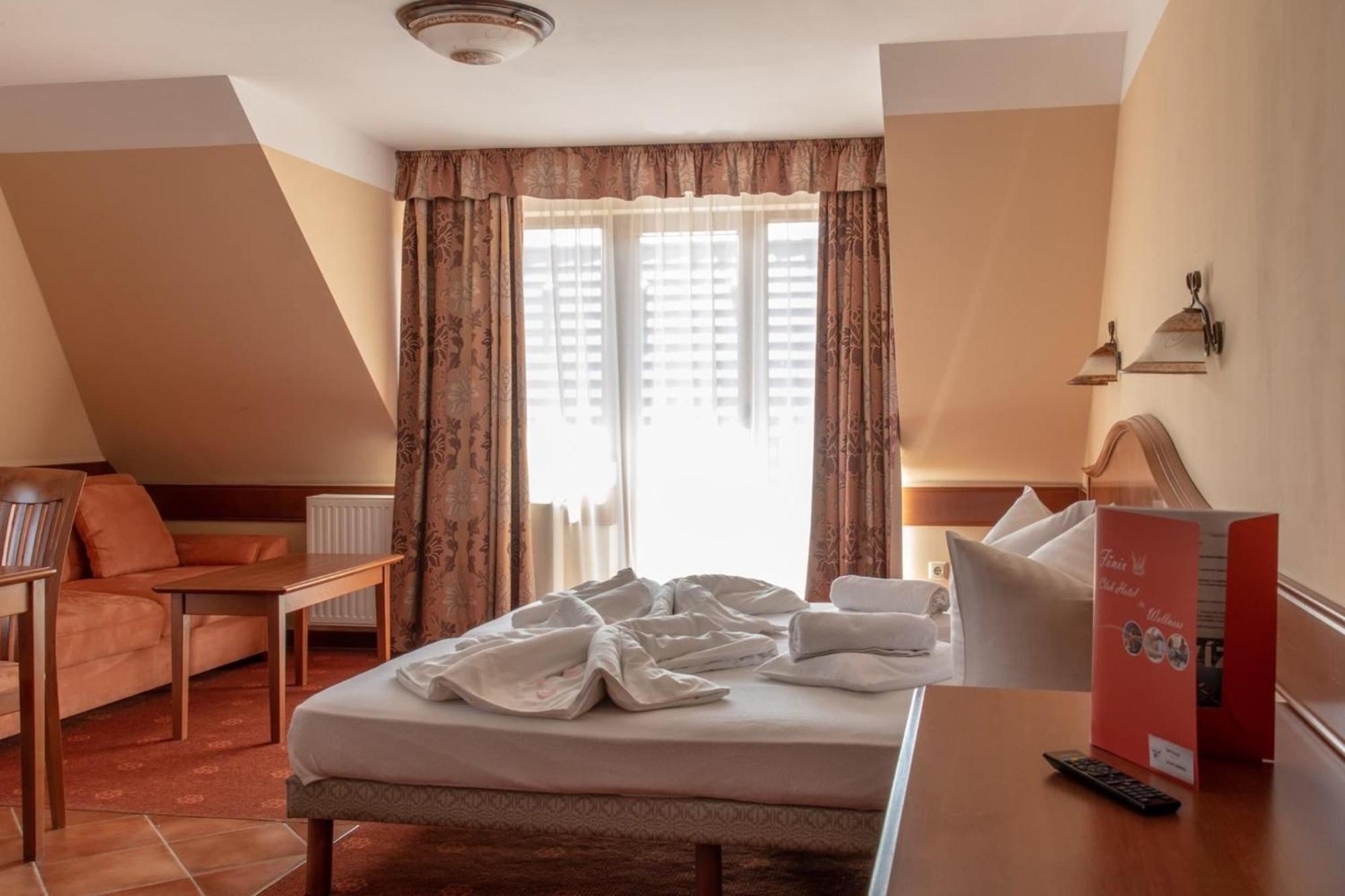 Bed and Breakfast Fonix Wellness *** 1 A Epulet à Hévíz Extérieur photo